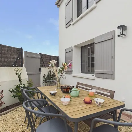 700 M De La Plage, Maison Pour 8, Jardin