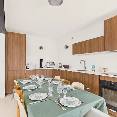 700 M De La Plage, Maison Pour 8, Jardin * L'Epine (Vendee)
