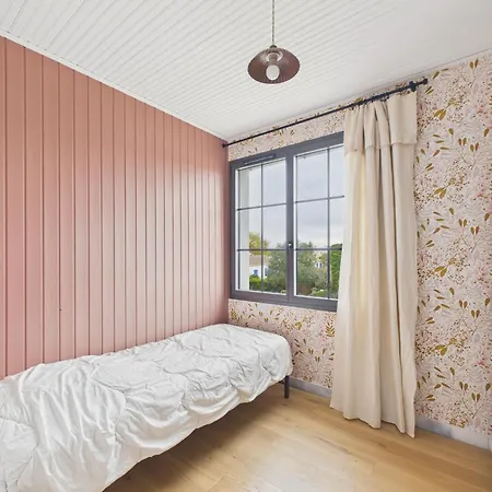 700 M De La Plage, Maison Pour 8, Jardin * L'Epine (Vendee)