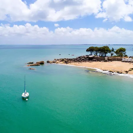 700 M De La Plage, Maison Pour 8, Jardin * L'Epine (Vendee)